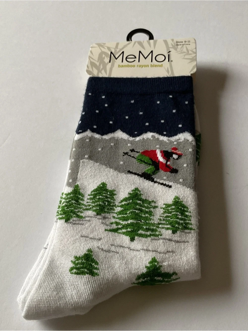 MEMOI WOMENS CREW SOCKS MOUNTAIN SKIER RAYON FROM BAMBOO OS NWT